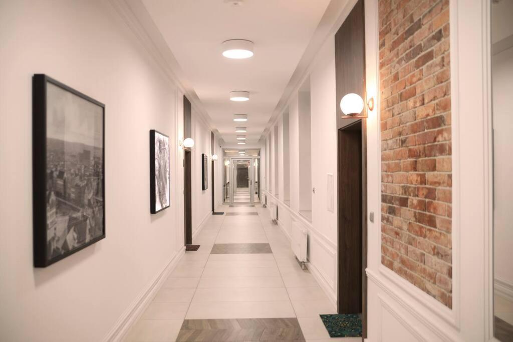 Elegant Apartment In The City Center Wrocław Buitenkant foto
